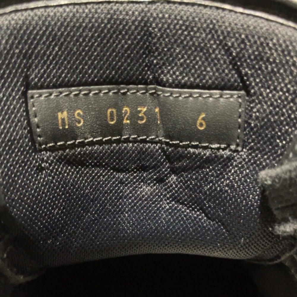 Louis Vuitton Revoli High Top Sneakers. - Picture 6 of 6